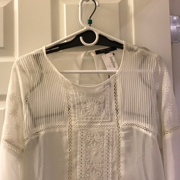 ๐ Romeo โ Juliet Couture White Embroidered Blouse - Picture 2 of 6